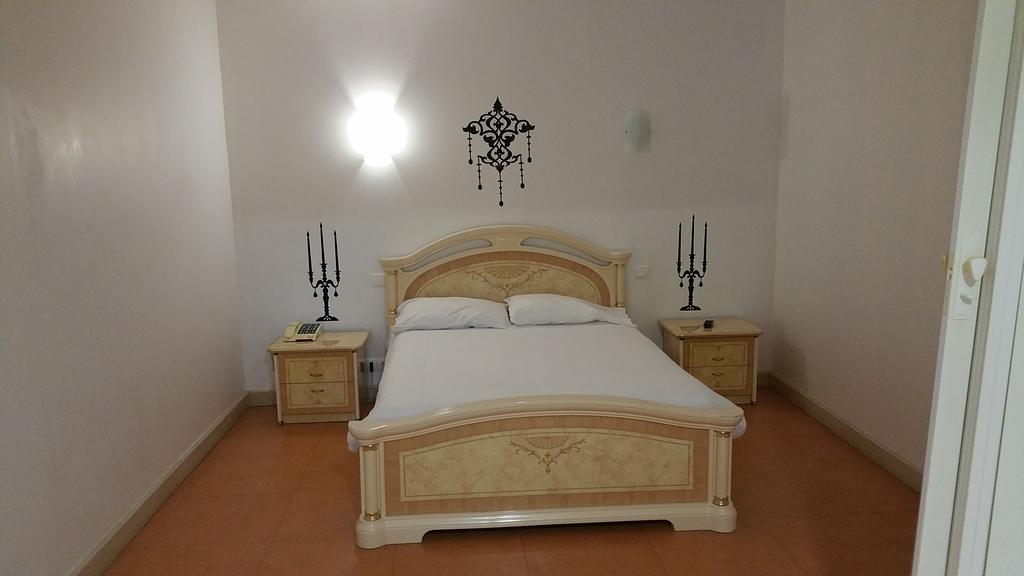 Appart'Hotel Bellevue Thermes De La Reine Bagneres-de-Bigorre Ngoại thất bức ảnh